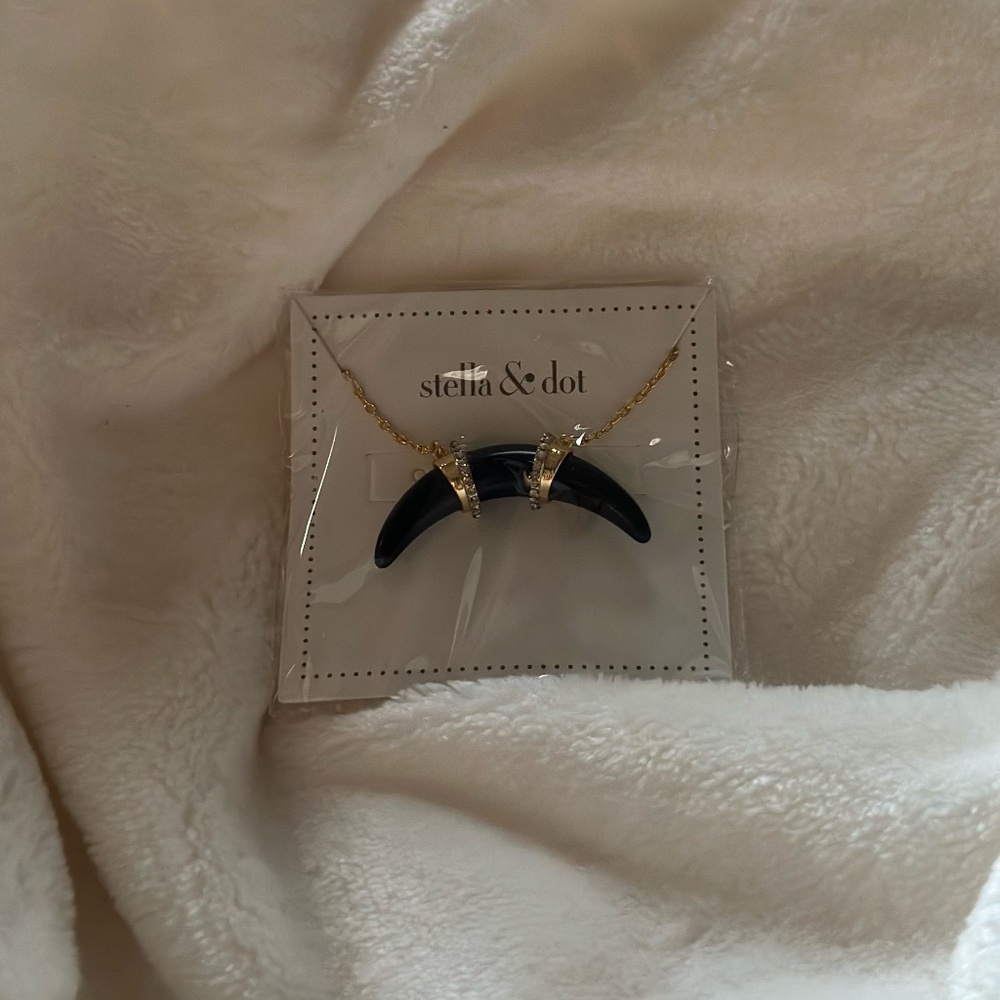 Black horn gold necklace